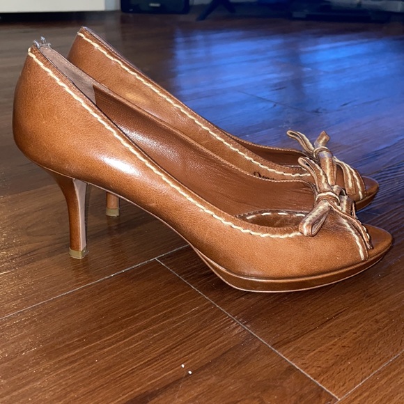 Prada Leather Pumps with Bow - Picture 3 of 4